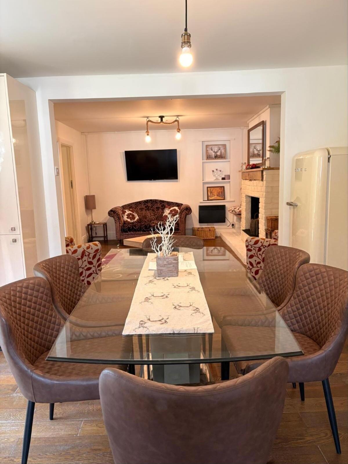 Garden Annex nr Knebworth | 2 Baths & Big Driveway1