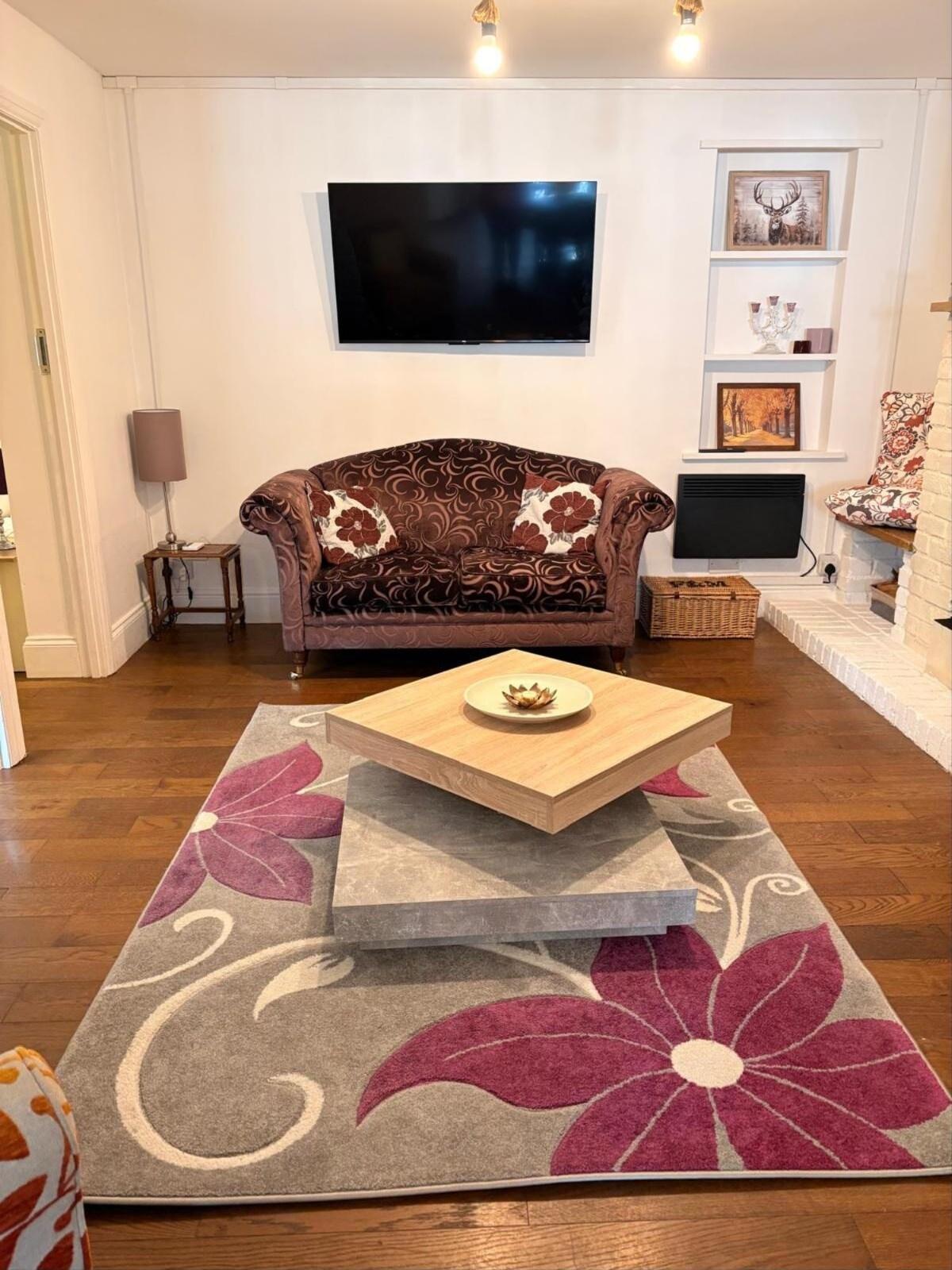 Garden Annex nr Knebworth | 2 Baths & Big Driveway3
